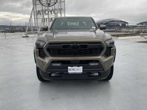 Used 2026 Toyota Tacoma TRD Off-Road w/ TRD Off Road Premium Package image 5