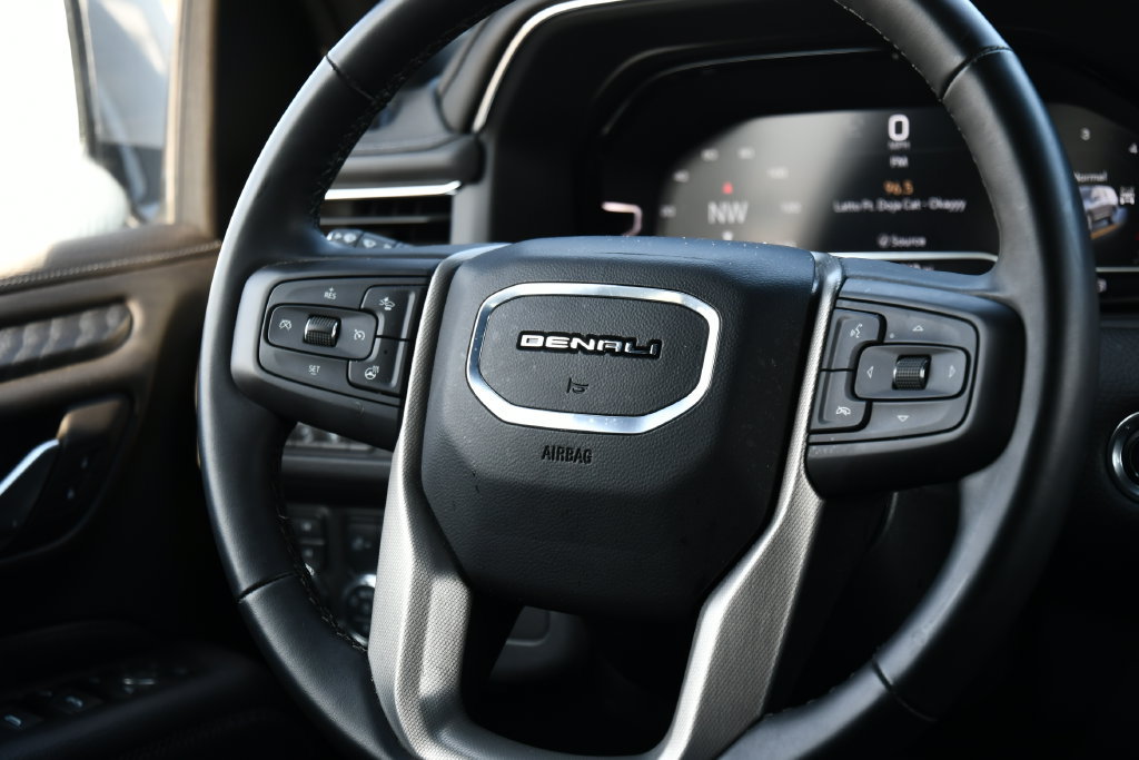 Used 2024 GMC Yukon XL Denali AWD/4WD image 34