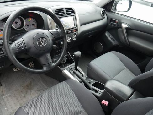 Used 2005 Toyota RAV4 4WD image 12