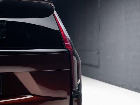 Used 2023 Cadillac Escalade ESV Sport Platinum w/ Heavy-Duty Trailer Package image 30