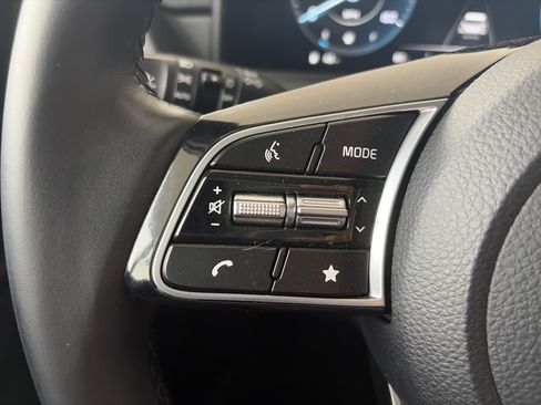 Used 2024 Kia Seltos EX FWD image 17