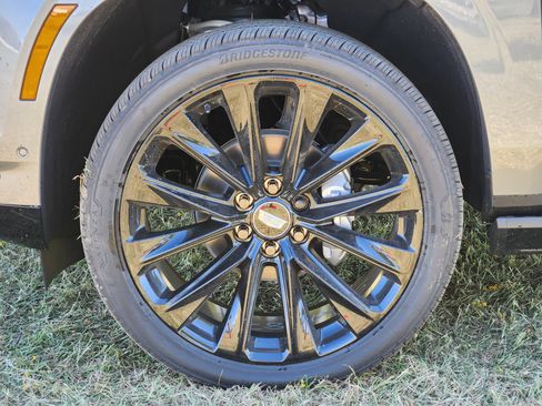 New 2025 Cadillac Escalade Sport Platinum w/ LPO, ONYX Package image 7