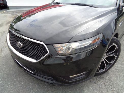 Used 2013 Ford Taurus SHO AWD/4WD image 21