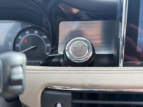 Used 2022 Lincoln Corsair AWD w/ Premium Package image 31