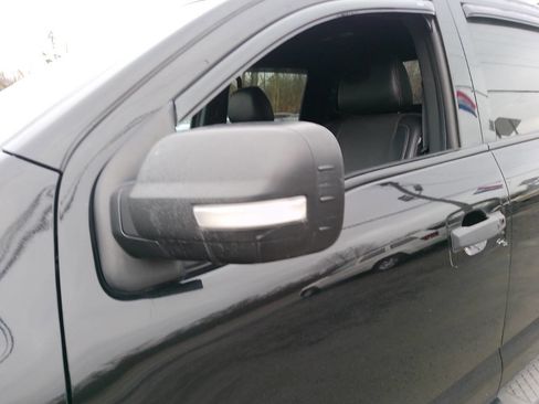 Used 2018 Nissan Titan SL w/ Midnight Edition image 15