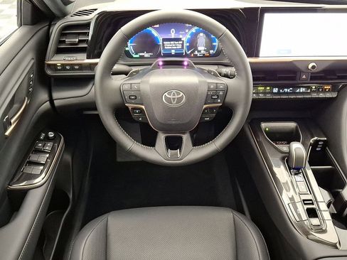 Certified 2025 Toyota Crown Signia w/ Advanced Technology Package AWD/4WD image 13