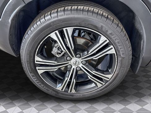 Used 2022 Volvo XC40 T5 Inscription w/ Advanced Package image 39