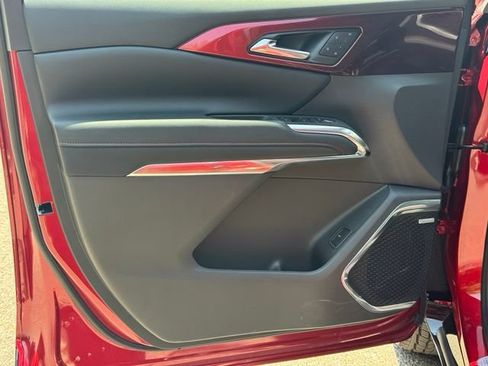 New 2026 Chevrolet Traverse RS w/ LPO, Floor Liner Package AWD/4WD image 23