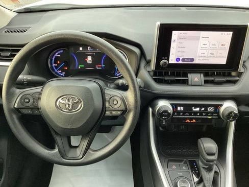 Used 2025 Toyota RAV4 XLE AWD/4WD image 15