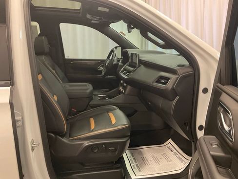 Used 2024 GMC Yukon XL AT4 w/ AT4 Premium Package AWD/4WD image 32