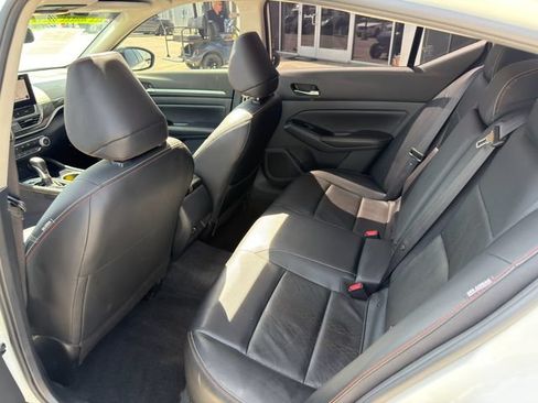 Used 2024 Nissan Altima 2.5 SR w/ SR Premium Package AWD/4WD image 13