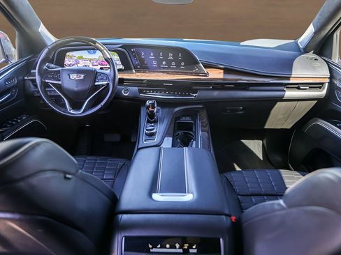 Used 2023 Cadillac Escalade Sport Platinum w/ LPO, ONYX Package image 29