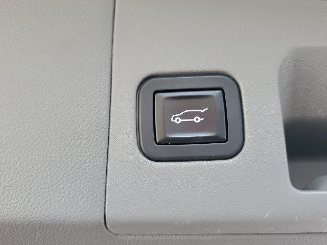 Certified 2017 Cadillac XT5 Luxury w/ Driver Awareness Package FWD image 27