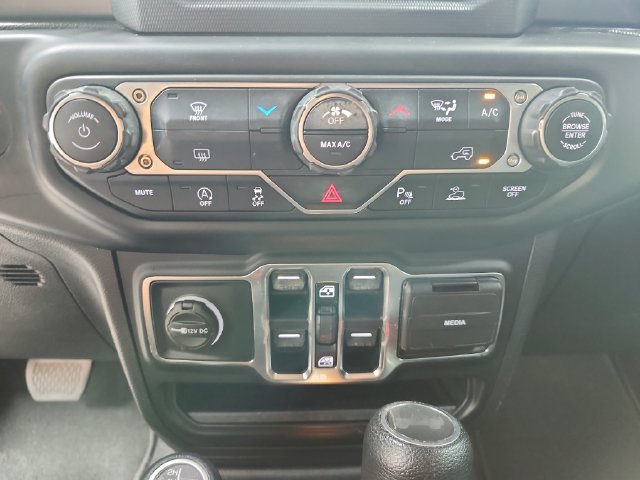 Used 2022 Jeep Wrangler Unlimited Sport AWD/4WD image 29