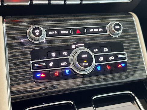Certified 2023 Lincoln Aviator Black Label AWD/4WD image 21