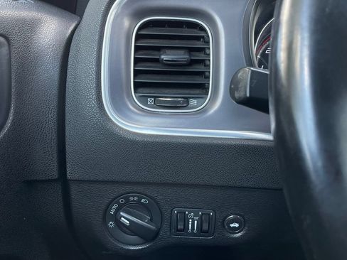 Used 2022 Dodge Charger SXT RWD image 14