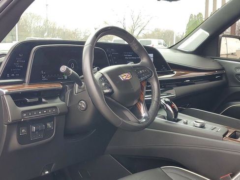 Certified 2023 Cadillac Escalade ESV Premium Luxury w/ Performance Package AWD/4WD image 20