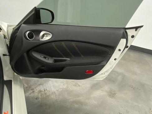 Used 2019 Nissan 370Z Coupe w/ Z34 Heritage Edition - White image 36