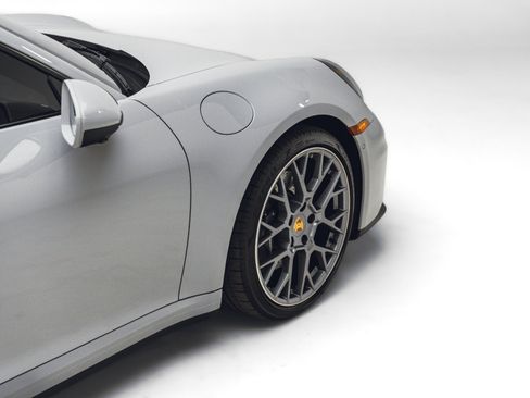 Used 2025 Porsche 911 Carrera RWD image 20