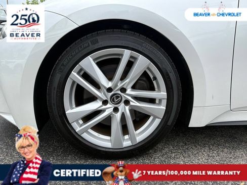 Used 2023 Lexus IS 300 w/ Comfort Package RWD image 10