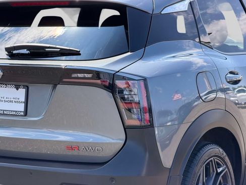 Used 2025 Nissan Kicks SR w/ SR Premium Package AWD/4WD image 10