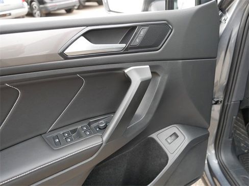 Certified 2024 Volkswagen Tiguan SE image 16