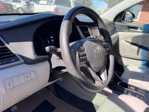Used 2017 Hyundai Tucson SE image 18