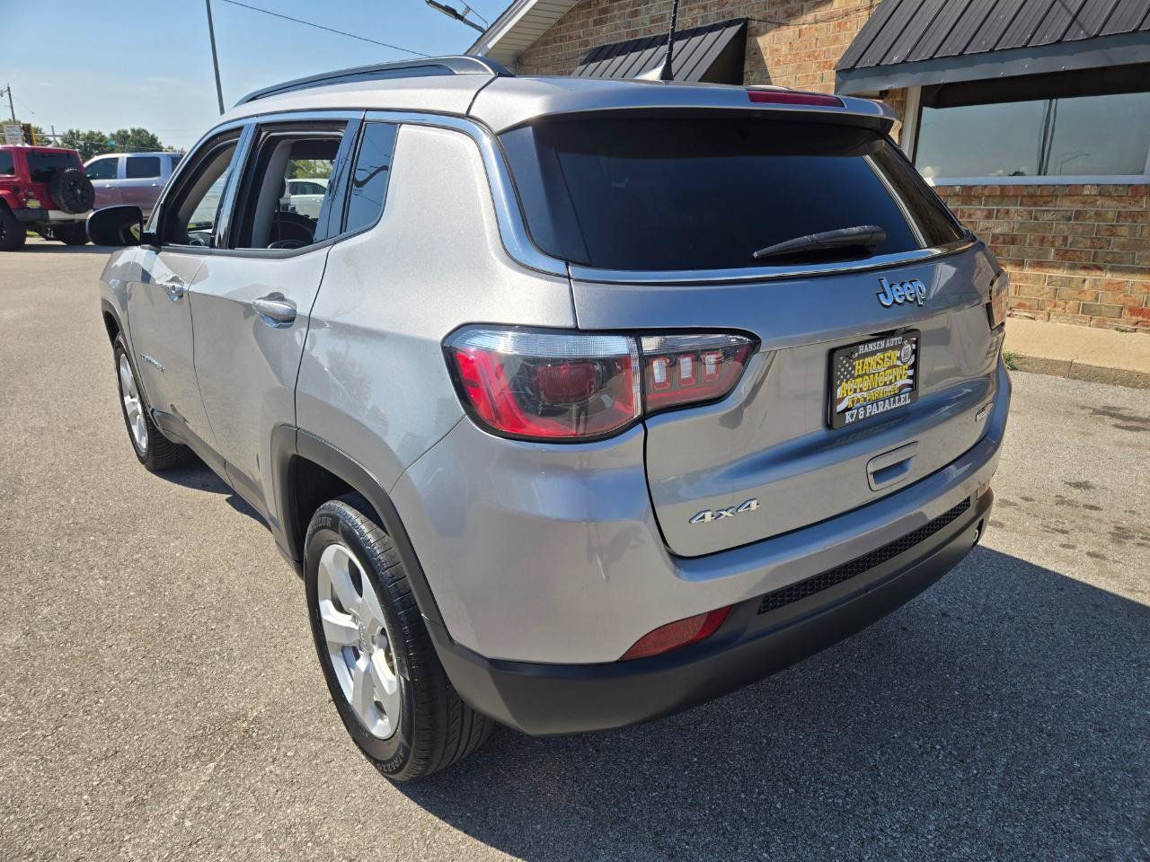 Used 2019 Jeep Compass Latitude AWD/4WD image 7