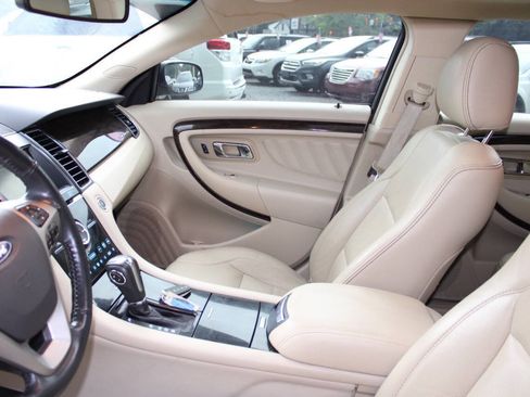 Used 2013 Ford Taurus Limited FWD image 14