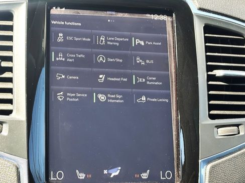 Used 2016 Volvo XC90 T6 Momentum image 24