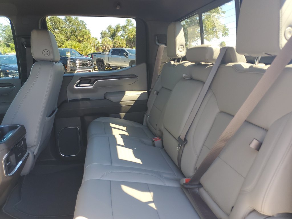 Used 2023 GMC Sierra 1500 SLT w/ SLT Premium Plus Package AWD/4WD image 16