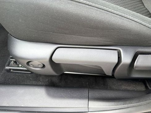 Used 2025 Mitsubishi Outlander ES AWD/4WD image 17