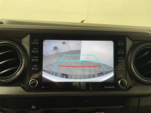 Certified 2020 Toyota Tacoma TRD Sport w/ Technology Package AWD/4WD image 17