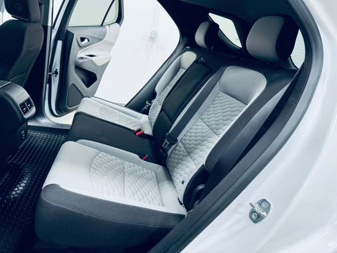 Used 2020 Chevrolet Equinox LS w/ LS Convenience Package image 33