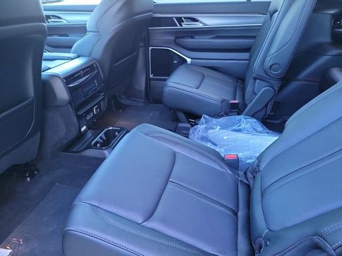 New 2026 Jeep Grand Wagoneer Limited w/ Premium Group II AWD/4WD image 12