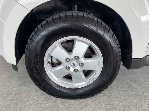 Used 2009 Ford Escape XLT AWD/4WD image 32