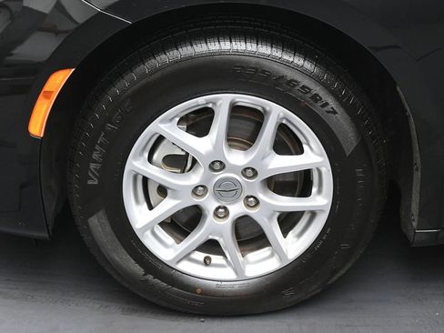 Used 2023 Chrysler Pacifica Touring-L FWD image 39