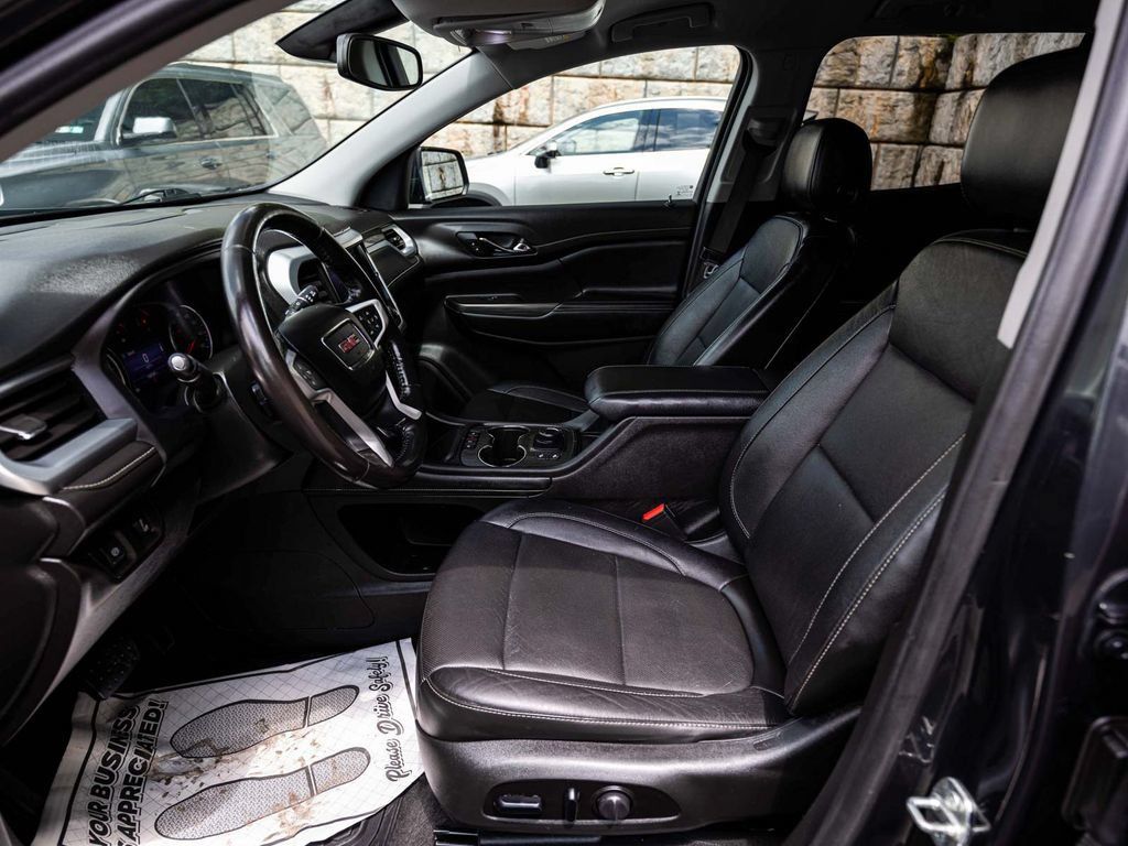 Used 2020 GMC Acadia SLT AWD/4WD image 25