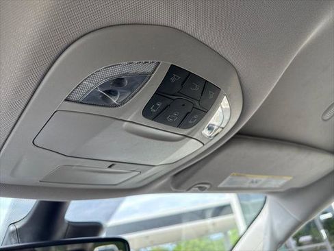 Used 2024 Chrysler Pacifica Touring-L FWD image 24