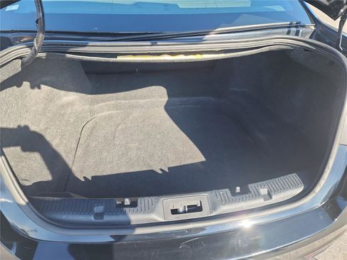 Used 2016 Ford Taurus SEL image 16