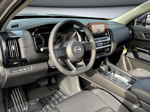 New 2025 Nissan Pathfinder SV w/ Black Appearance Package image 7