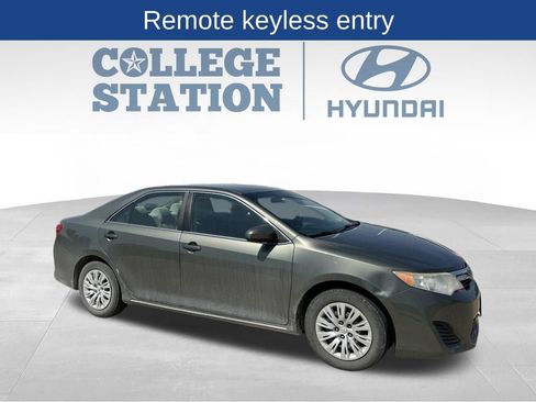 Used 2014 Toyota Camry LE FWD image 5