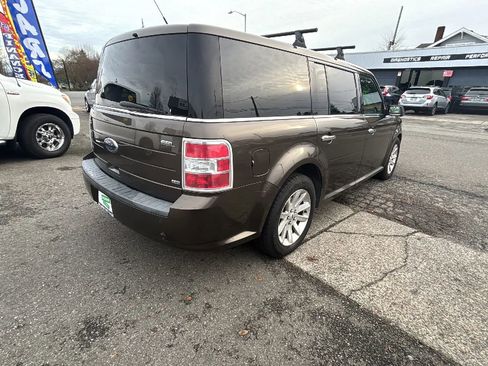 Used 2011 Ford Flex SEL w/ Rapid Spec Order Code image 6