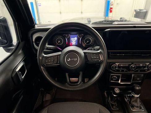 Used 2024 Jeep Wrangler Unlimited Sport AWD/4WD image 11