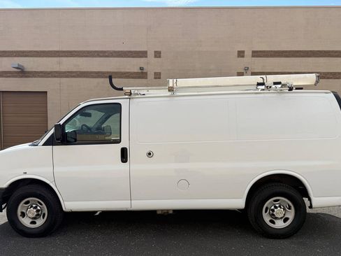 Used 2013 Chevrolet Express 2500 image 6