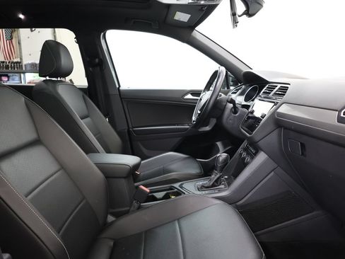 Used 2021 Volkswagen Tiguan SE R-Line FWD image 21