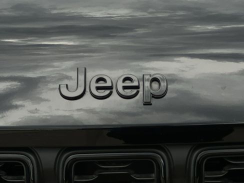 Used 2024 Jeep Grand Cherokee Limited w/ Black Appearance Package AWD/4WD image 20