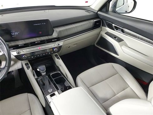 Used 2023 Kia Telluride EX image 17