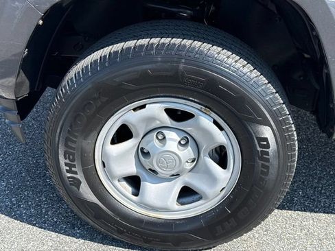 Used 2019 Toyota Tacoma SR w/ SR Convenience Package RWD image 19