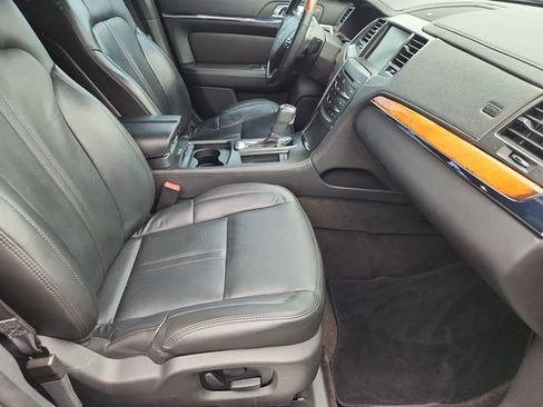 Used 2013 Lincoln MKS FWD image 26